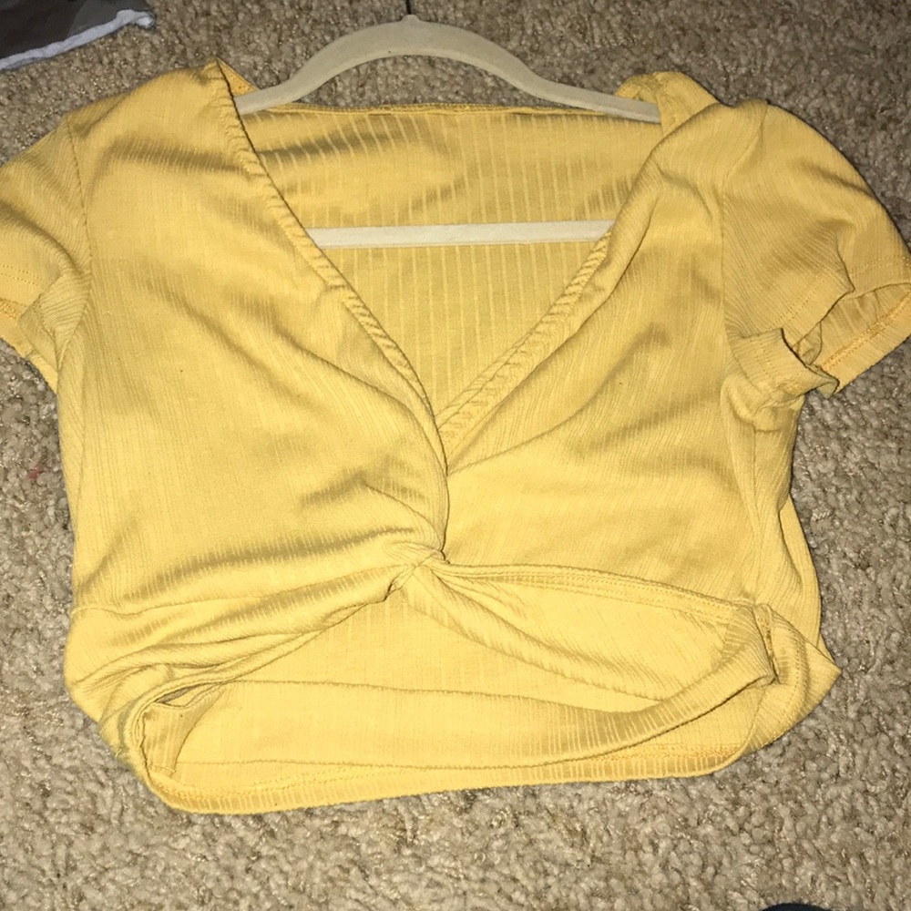 yellow crop top!